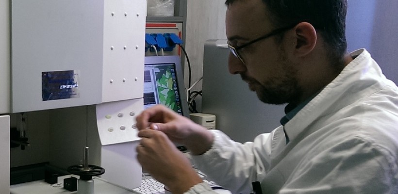 Bando di concorso per cofinanziamento di due progetti di ricerca Bando di concorso per cofinanziamento di due progetti di ricerca